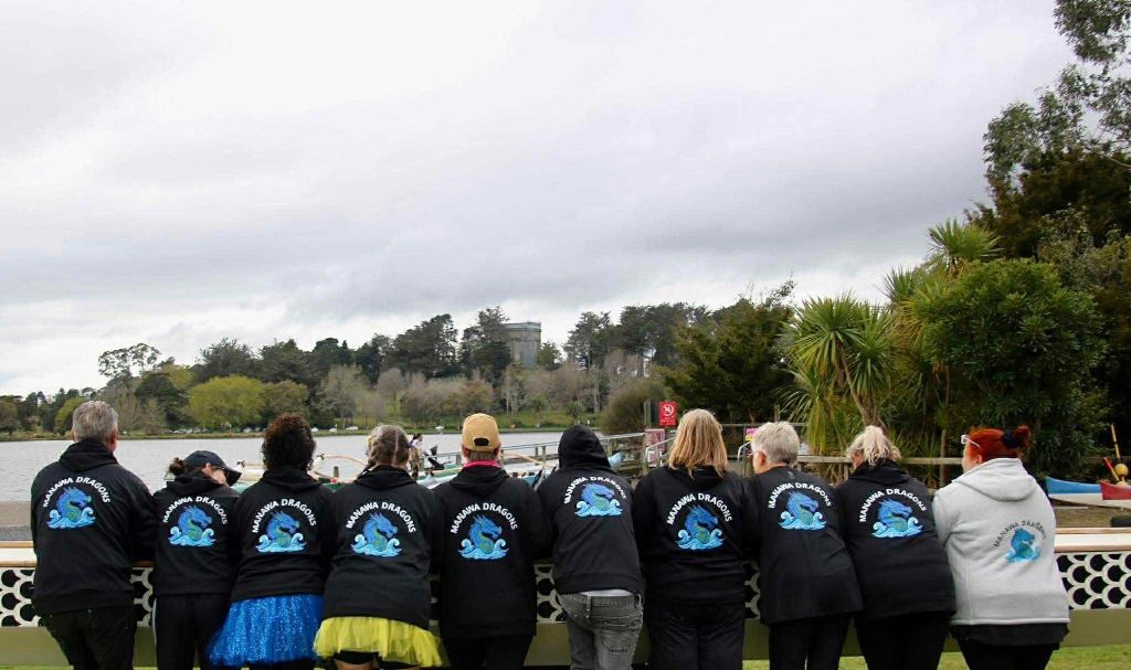 Team spirit at the lake